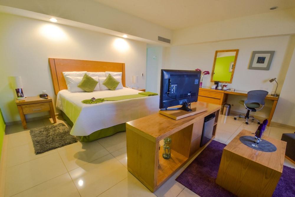Hb Cordoba Hotel Bagian luar foto
