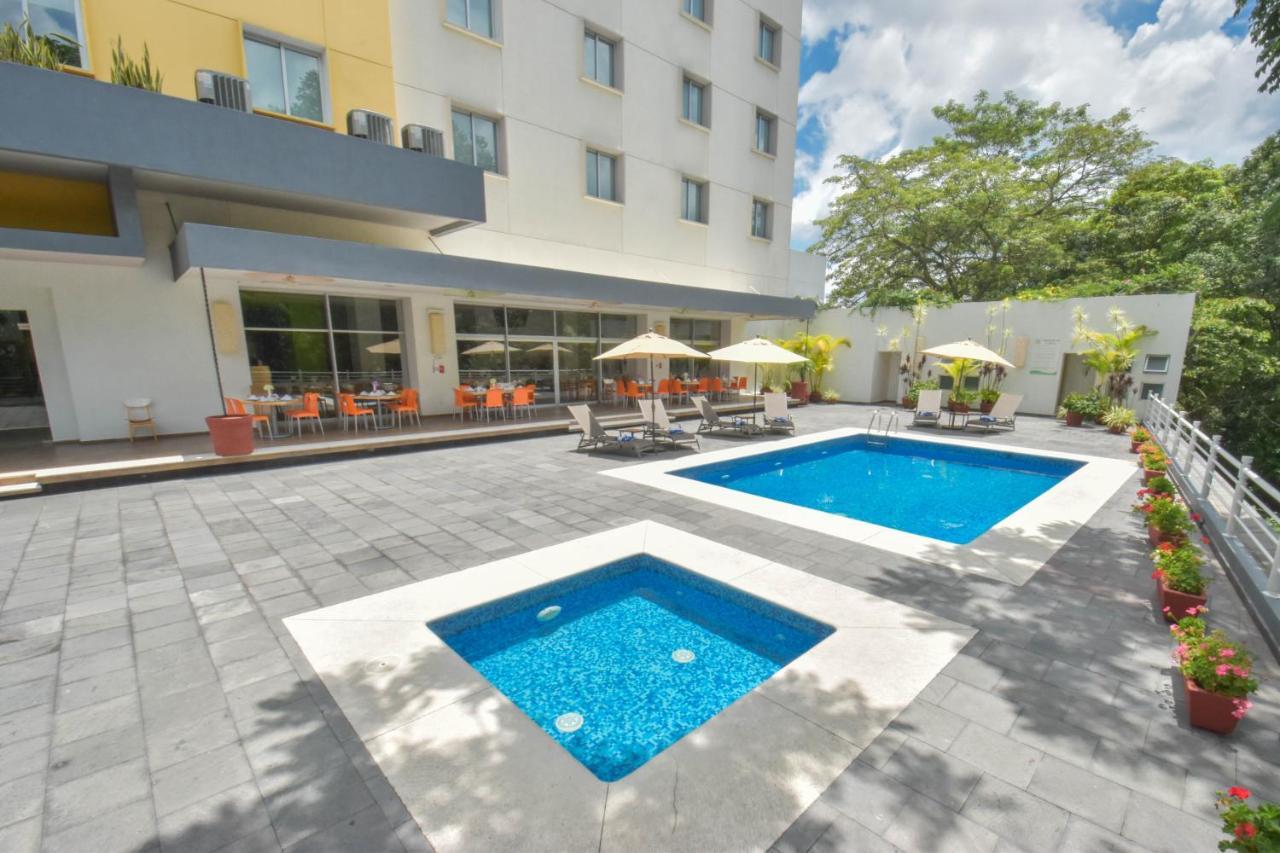 Hb Cordoba Hotel Bagian luar foto
