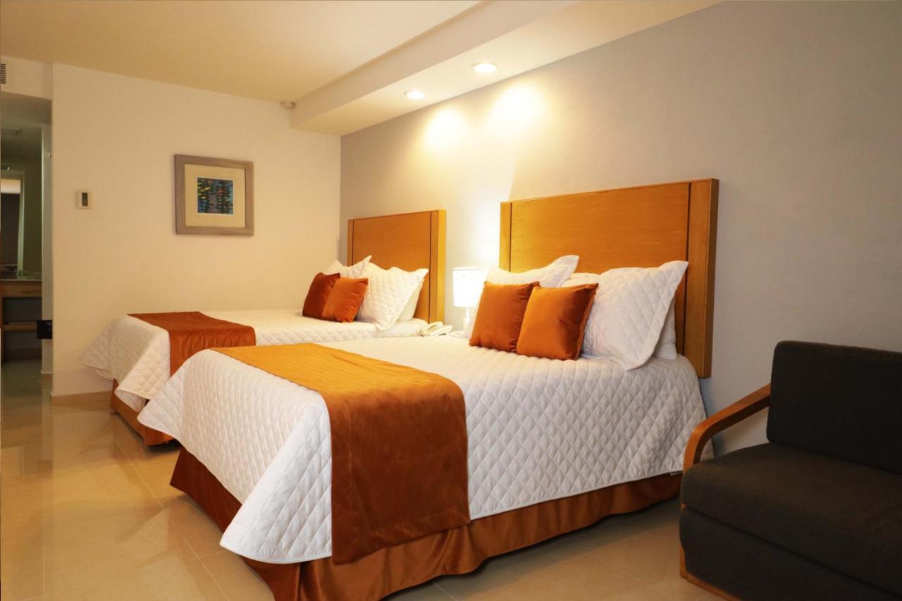 Hb Cordoba Hotel Bagian luar foto