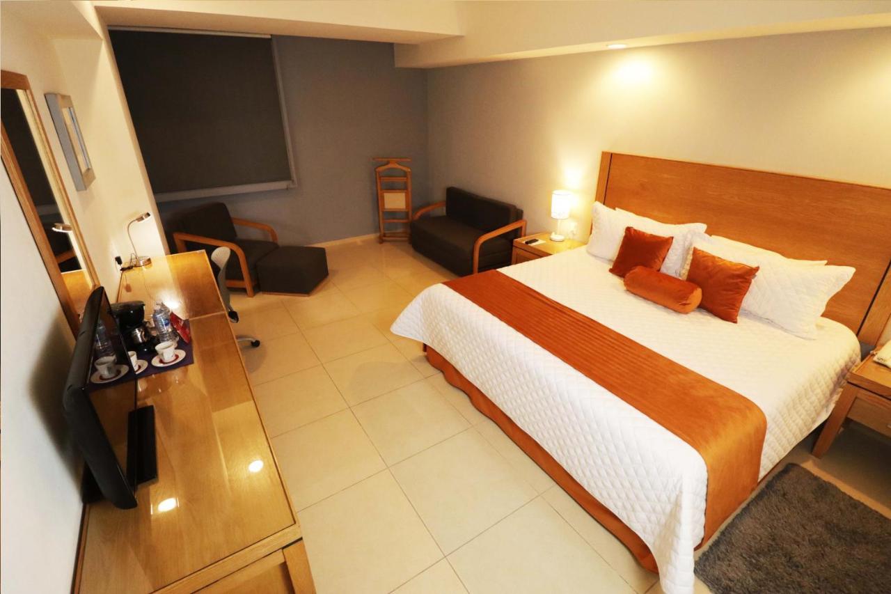 Hb Cordoba Hotel Bagian luar foto