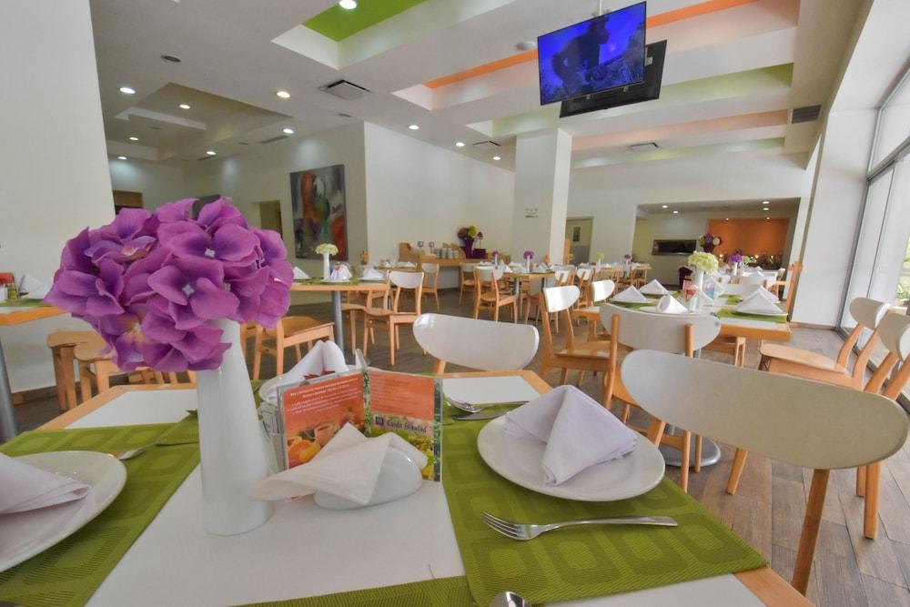 Hb Cordoba Hotel Bagian luar foto