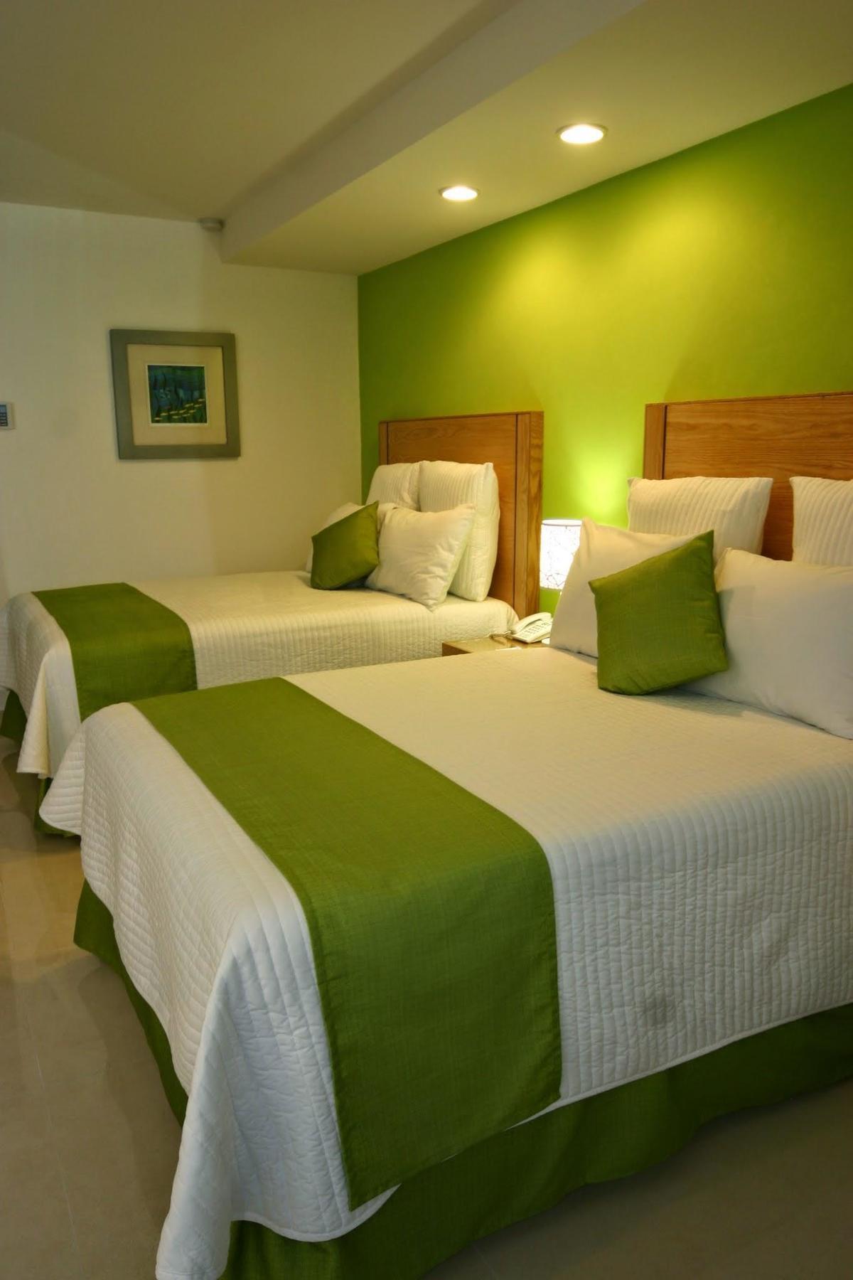 Hb Cordoba Hotel Bagian luar foto